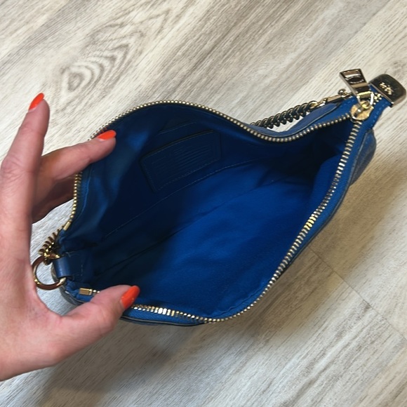 Coach Carrier Blue Pebbled Leather Mini Shoulder Bag With Luxe Gold Chain Strap - Picture 9 of 12